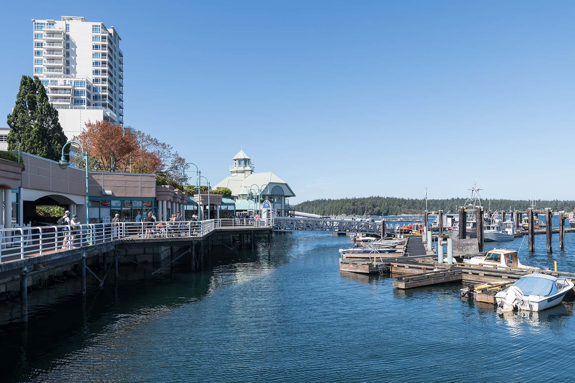 Nanaimo Harbourfront Walkway and marina