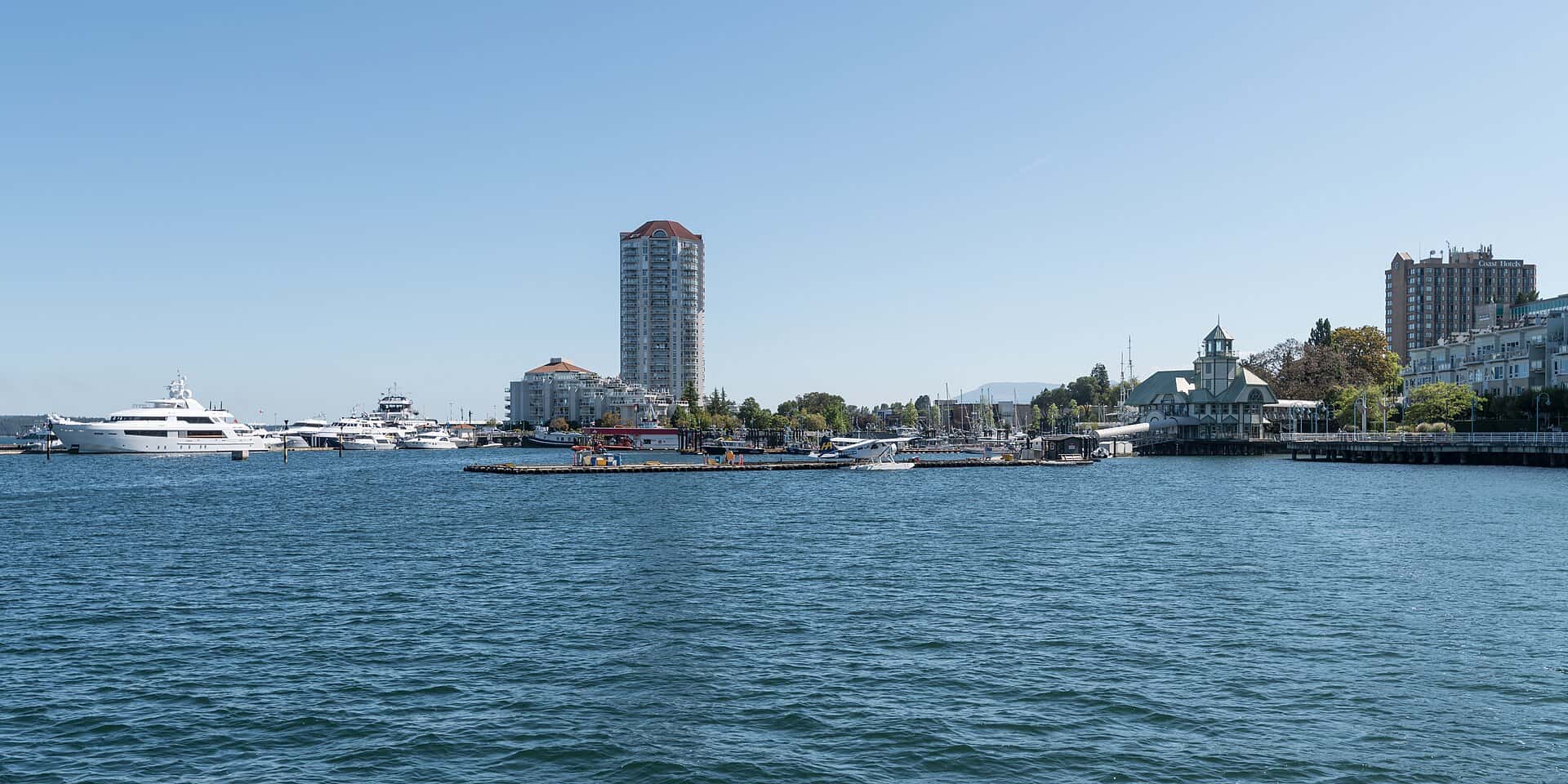 Nanaimo Harbour, north view from fishing pier